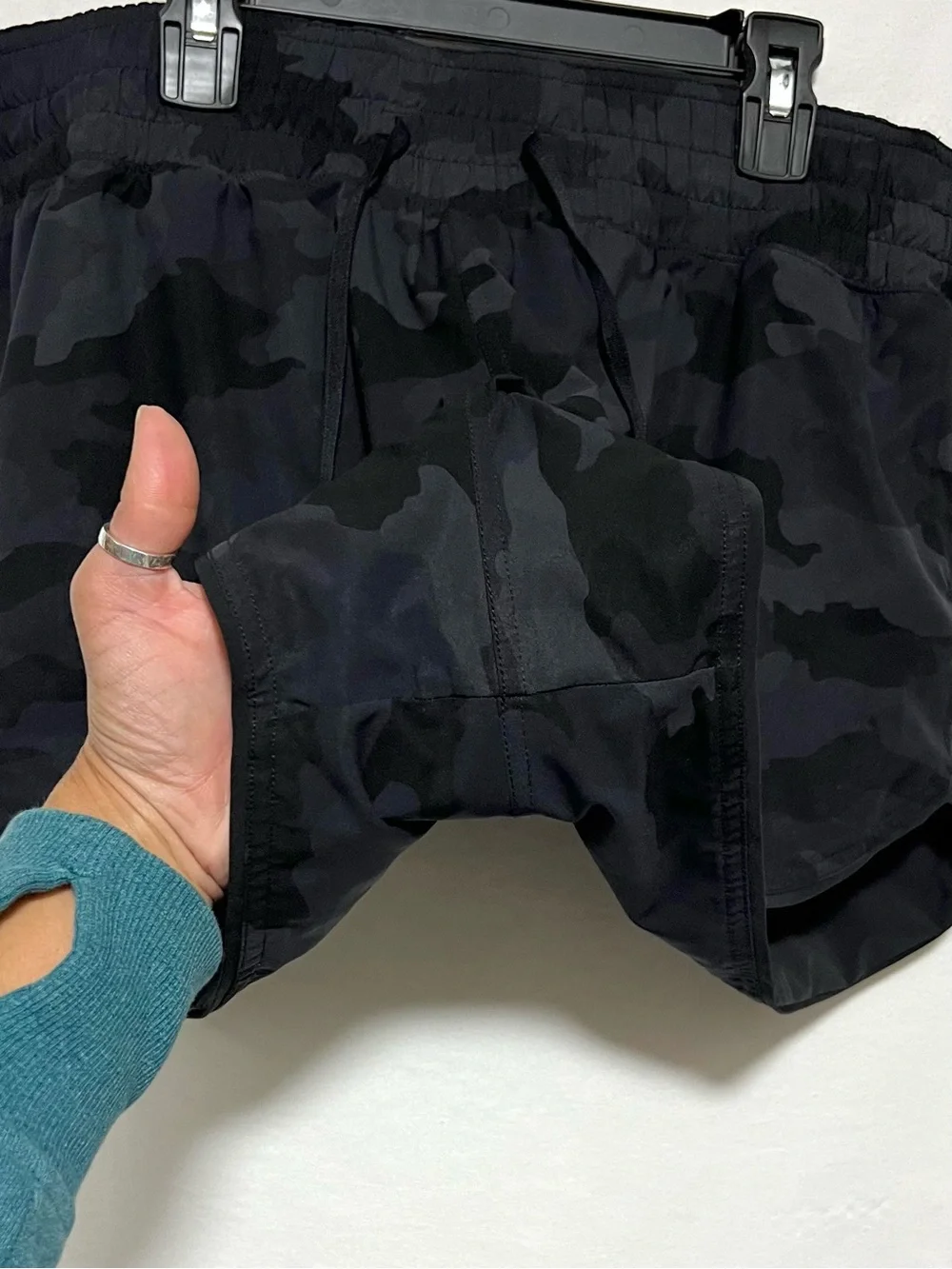 RARE Lululemon Choose a Side Camo Black Reversible High Rise Activewear Shorts